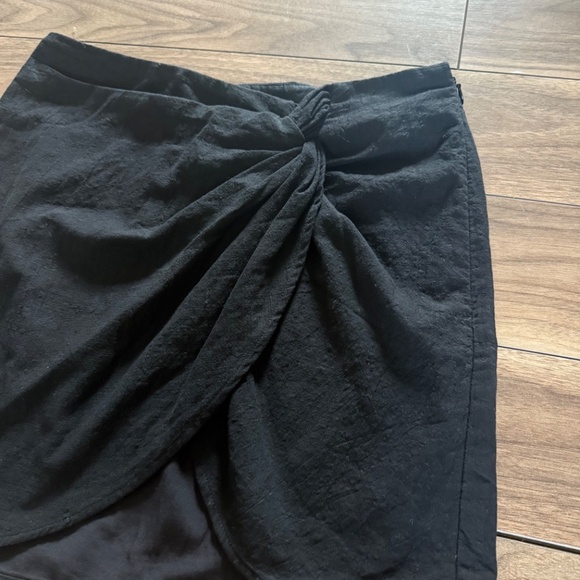 White Fox | Size L | Black Linen-Feel Wrap Mini Skirt | Ultimate Vacation Skirt - Picture 3 of 6